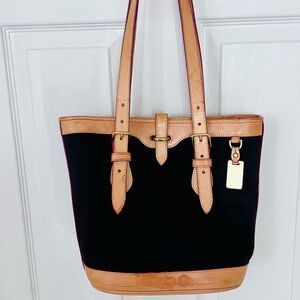 Dooney & Bourke Bucket/Tote Bag